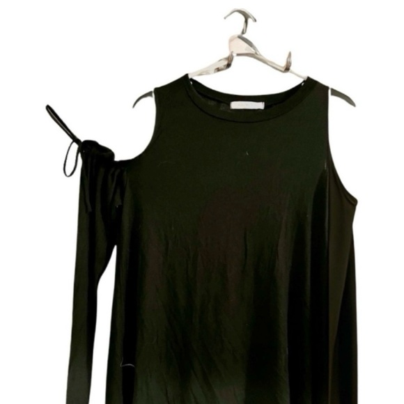 Pinkblush, Size Medium, Maternity Long Sleeve Cold Shoulder Black Top - Picture 1 of 2